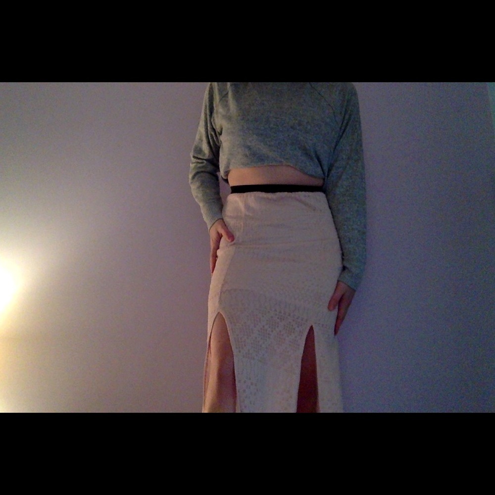 Maci skirt with slits